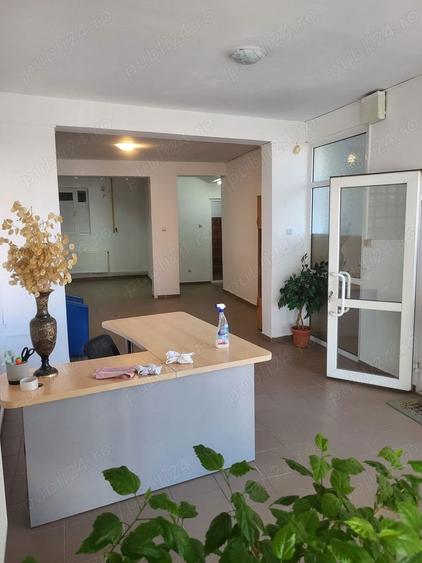 Casă cu 5 camere cu Teren 100 Mp în Central
