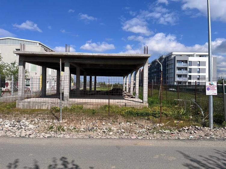 Spațiu comercial, de 200 mp, în Titan