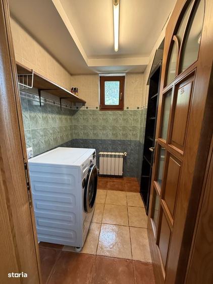 Casă cu 4 camere în Lupești