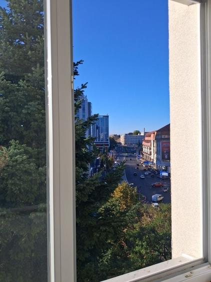 Garsonieră decomandată în Central