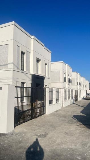 Casă individuală cu 4 camere cu Canalizare în Central