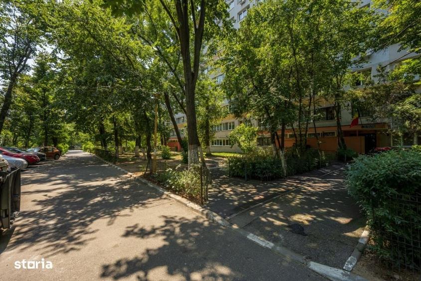 Apartament cu 3 camere semidecomandat în Titan