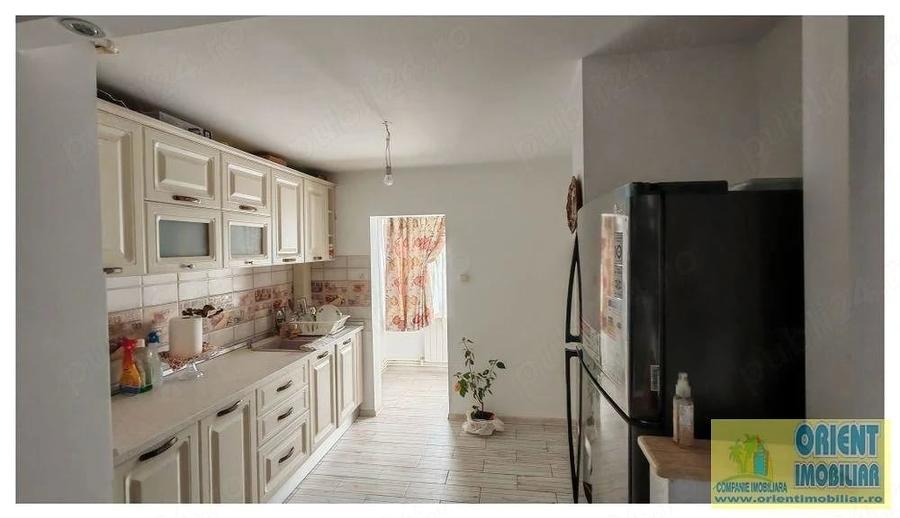 Apartament cu 2 camere decomandat în Km 5