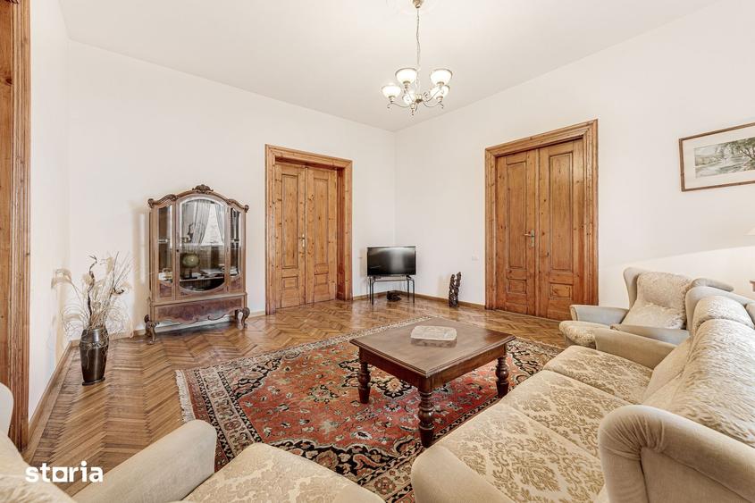 Apartament cu 4 camere în Central