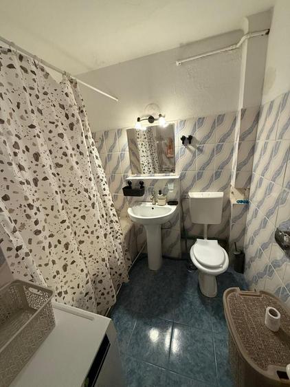 Apartament cu 2 camere decomandat în Arcul de Triumf