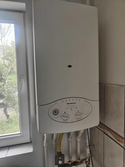 Apartament cu 3 camere decomandat în Micro 14