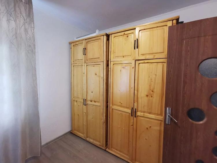 Proprietar , vand apartament cu 2 camere , semidecomandat , 36 mp utili , pe bd-ul Obregia - 4