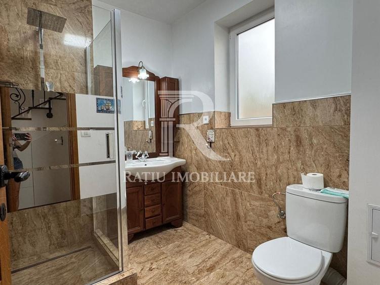 Casă individuală cu 5 camere cu Canalizare în Sântandrei