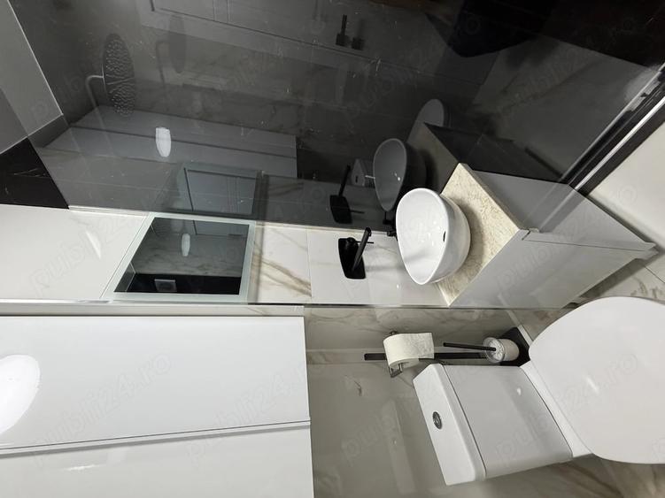 Apartament cu 4 camere decomandat în Centru Civic