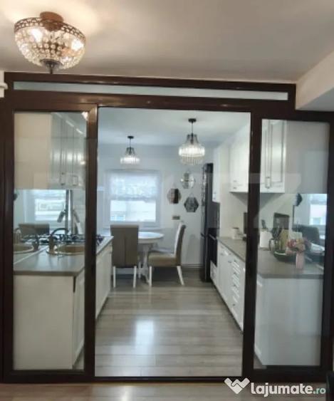 Apartament cu 4 camere decomandat în Central