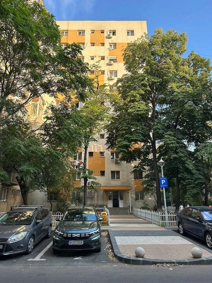 Apartament cu 2 camere semidecomandat în Rahova