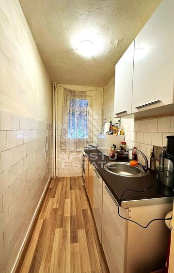 Apartament cu 3 camere decomandat în Aurel Vlaicu
