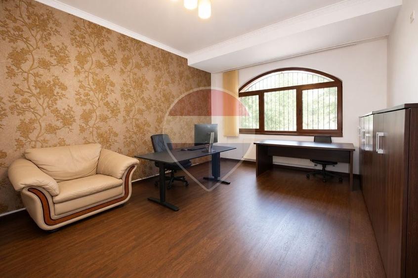Apartament cu 3 camere, mobilat în Grivița