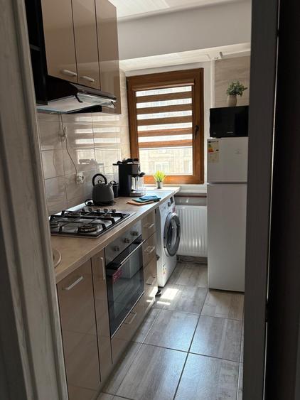 Apartament cu 2 camere decomandat, mobilat în Calea Victoriei