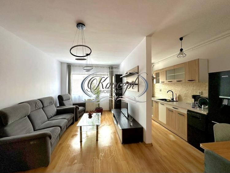 Apartament cu 3 camere semidecomandat, mobilat în Semicentral