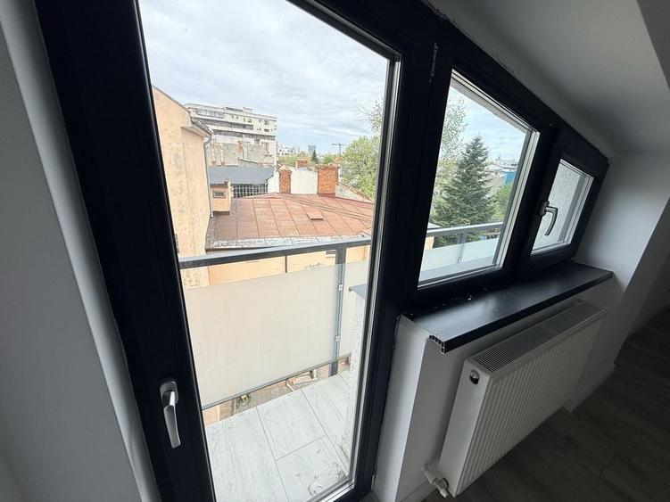 Apartament cu 3 camere semidecomandat în Exterior Vest