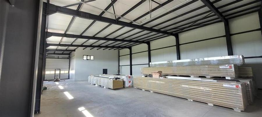 Spațiu industrial, de 550 mp, în Domnești