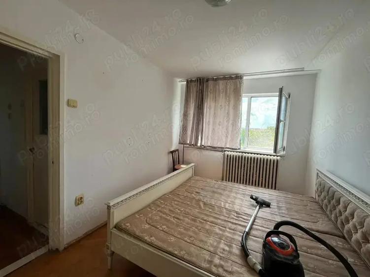 Apartament cu 2 camere semidecomandat în Girocului