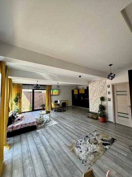 Casă cu 3 camere în Centură