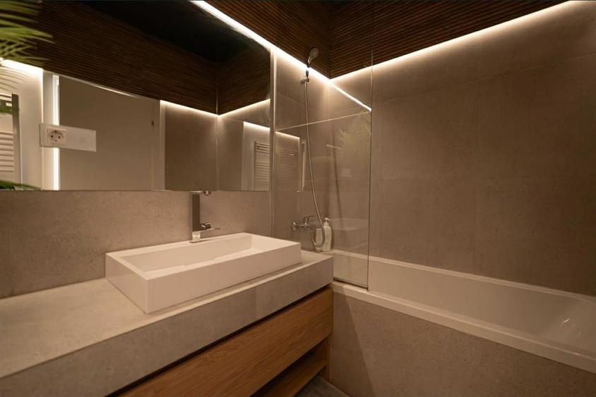 Apartament cu 2 camere decomandat în Podu Roș