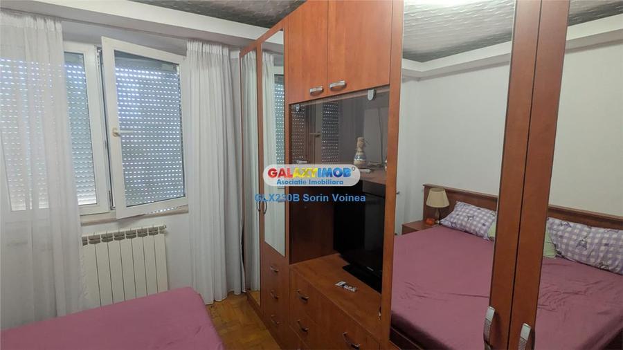 Apartament cu 4 camere semidecomandat, mobilat în Apărătorii Patriei