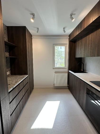 Apartament cu 2 camere semidecomandat, mobilat în Podu Roș