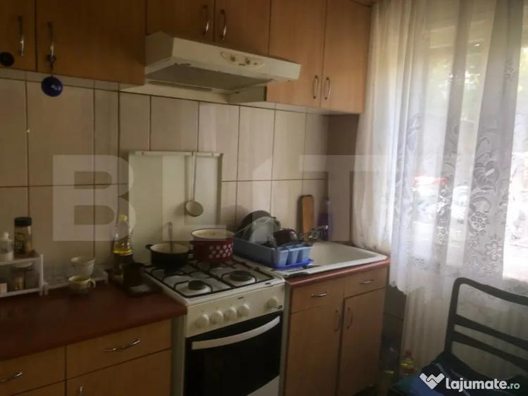Apartament cu 4 camere decomandat, mobilat în Micro 15