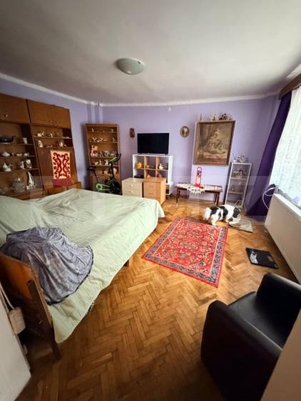 Casă individuală cu 6 camere cu Canalizare în Schei