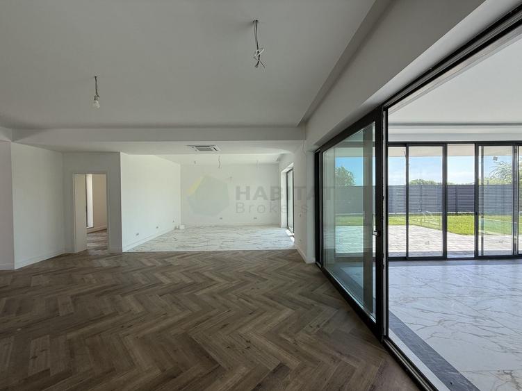 Casă individuală cu 6 camere cu Piscina în Tunari