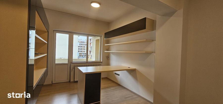 Apartament cu 4 camere decomandat în Ștrand