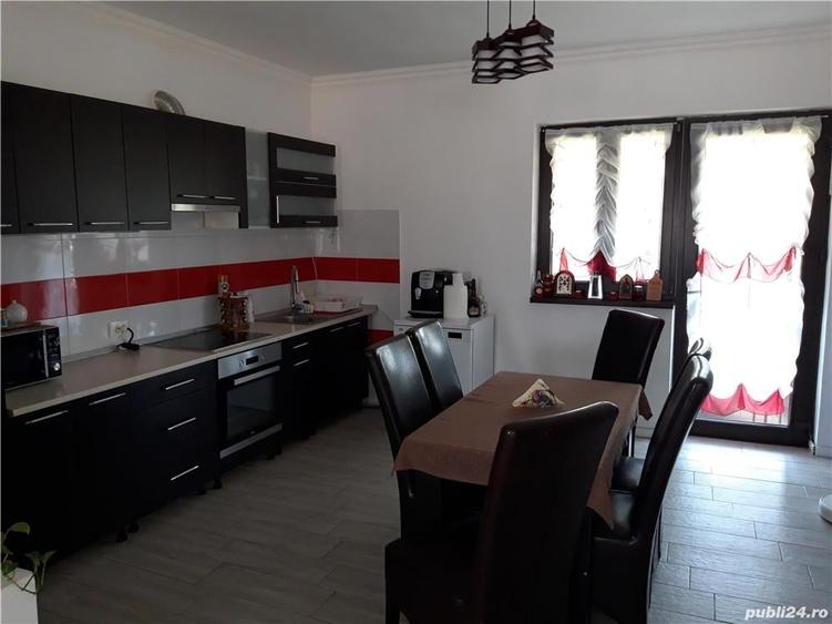 Casă cu 4 camere cu Teren 1000 Mp în Poroschia