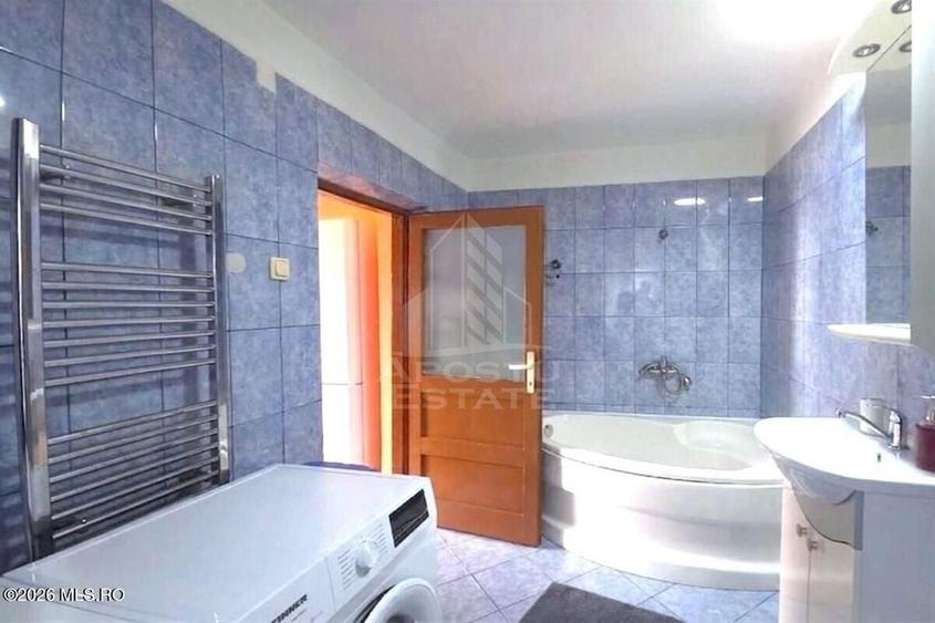 Duplex cu 3 camere cu Canalizare în 2 Mai