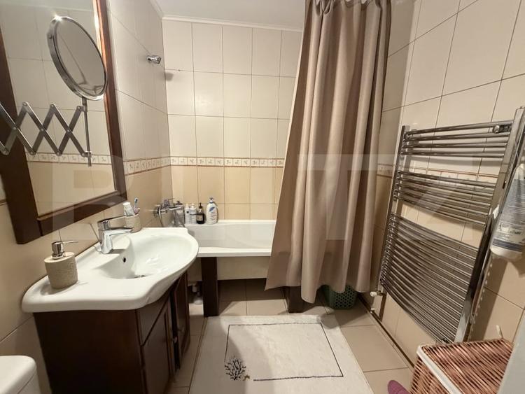Apartament cu 3 camere decomandat, mobilat în Ampoi 3