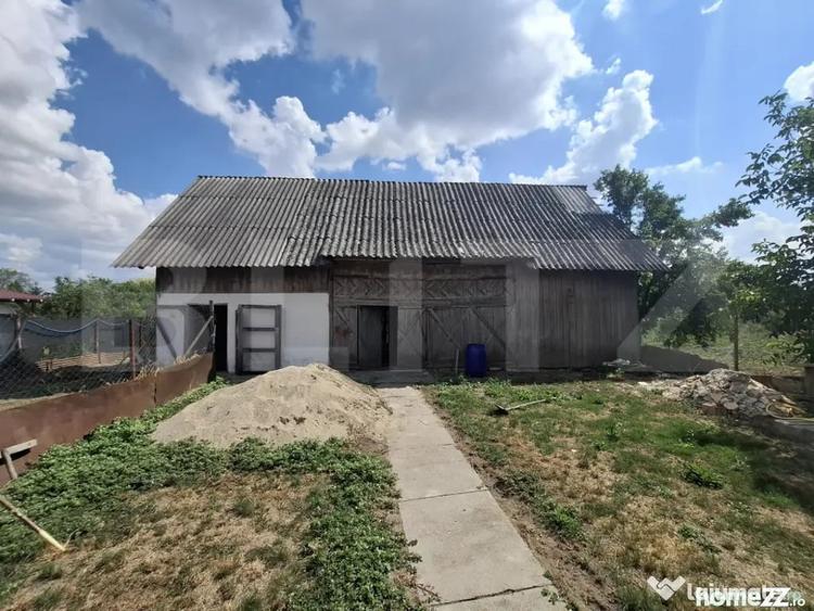 Casă cu 2 camere cu Teren 2880 Mp în Gelu