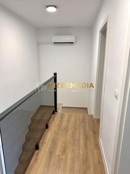 Casă cu 4 camere cu Canalizare în Sud