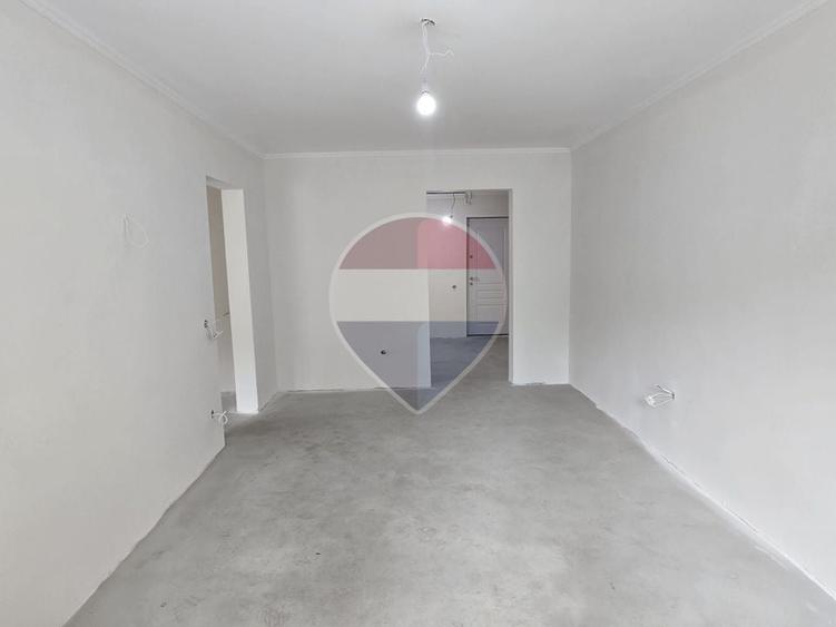 Apartament cu 2 camere semidecomandat în Crângași