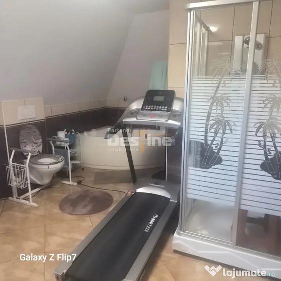 Casă cu 4 camere cu Teren 570 Mp în Central