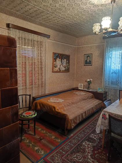 Casă cu 6 camere cu Teren 3277 Mp în Cenad