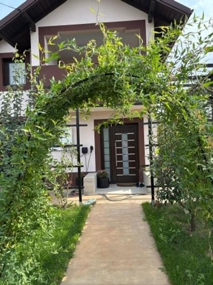 Casă individuală cu 5 camere cu Garaj în Mehedința