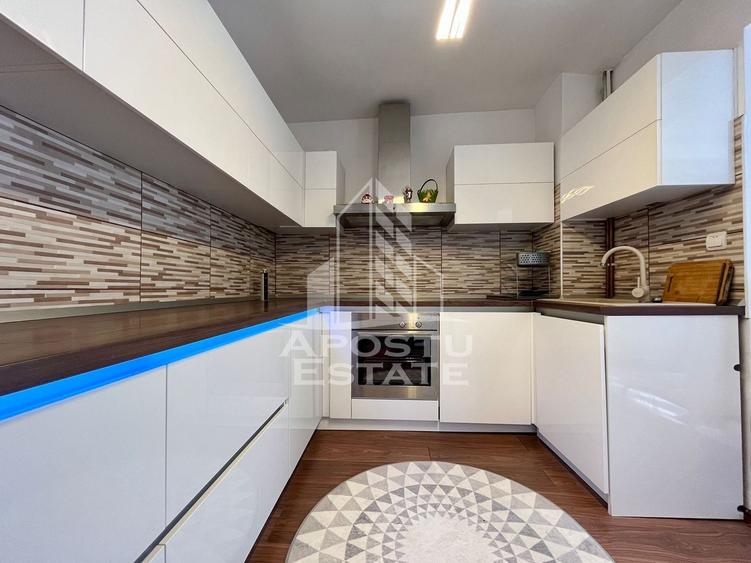 Penthouse cu 5 camere decomandat, mobilat în Fabric