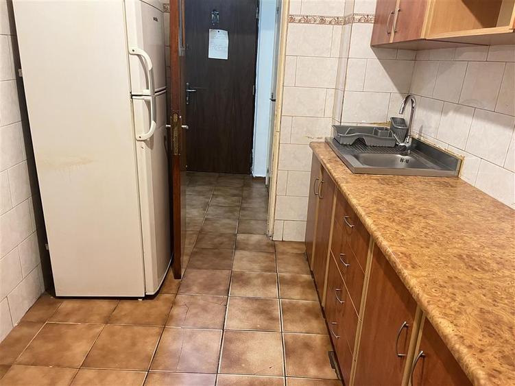 Apartament cu 2 camere decomandat în Tei