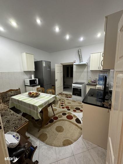 Casă cu 4 camere decomandat cu Teren 420 Mp în Central
