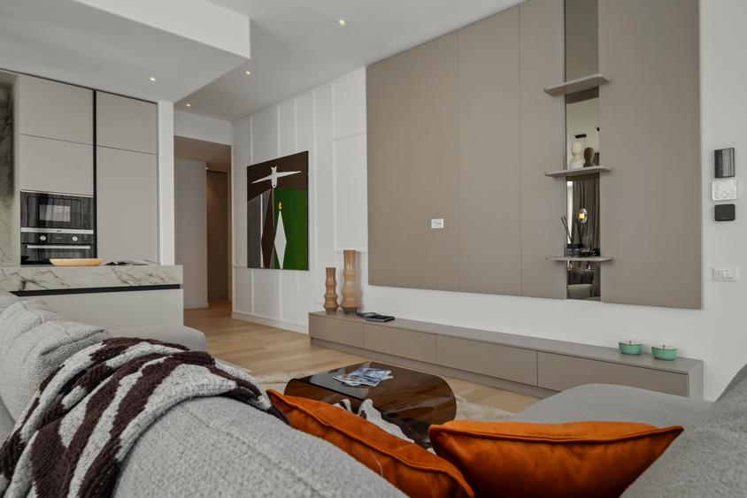 Apartament cu 4 camere semidecomandat, mobilat în Cotroceni