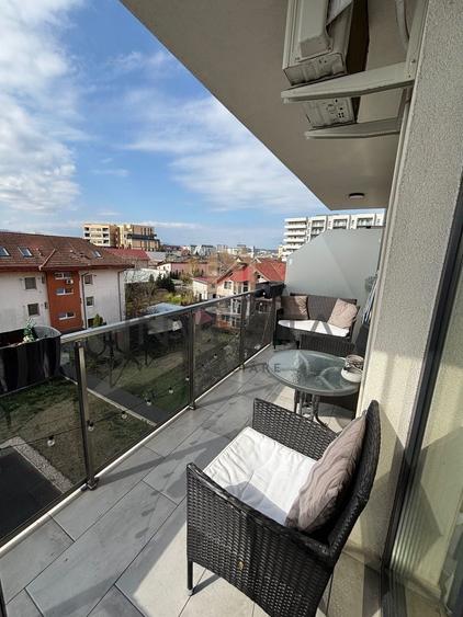 Apartament cu 2 camere semidecomandat, mobilat în Mărăști