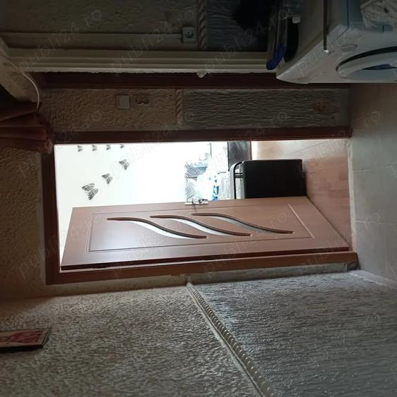 Apartament cu 2 camere semidecomandat în Plopeni