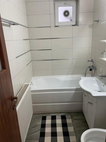 Apartament cu 3 camere semidecomandat în Ultracentral