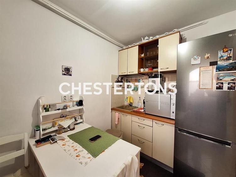 Apartament cu 3 camere decomandat în Tei