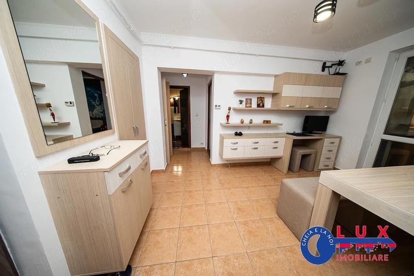 Apartament cu 3 camere decomandat în Spitalului