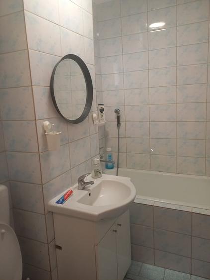 Apartament cu 3 camere decomandat în Valea Oltului
