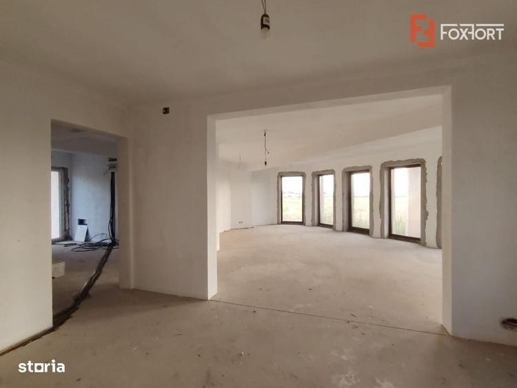 Casă cu 4 camere în Sânandrei